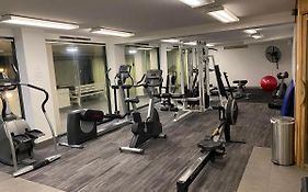 2 Bed 2 Bath Luxury Apartment In Braddon Canberra - Free Heated Pool, Gym, Parking