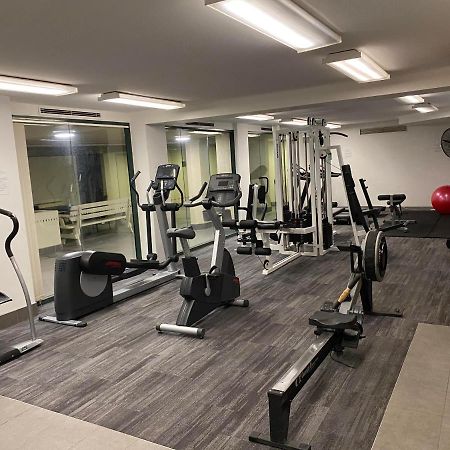 2 Bed 2 Bath Luxury Apartment In Braddon Canberra - Free Heated Pool, Gym, Parking Exterior photo