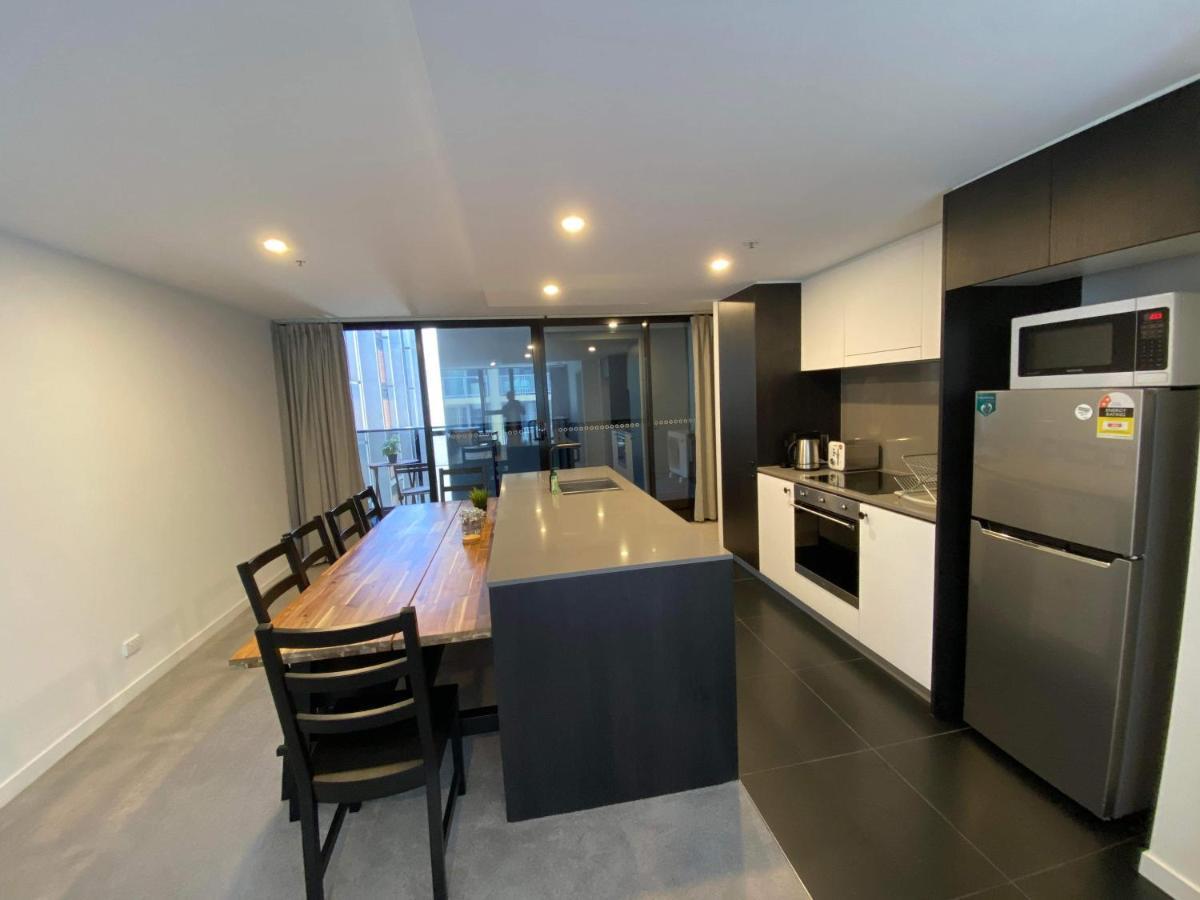 2 Bed 2 Bath Luxury Apartment In Braddon Canberra - Free Heated Pool, Gym, Parking Exterior photo